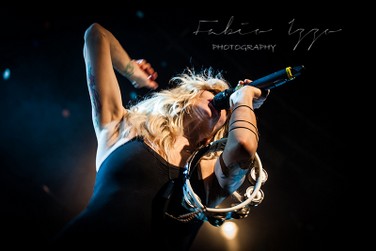 WALK OFF THE EARTH 01 copia.jpg